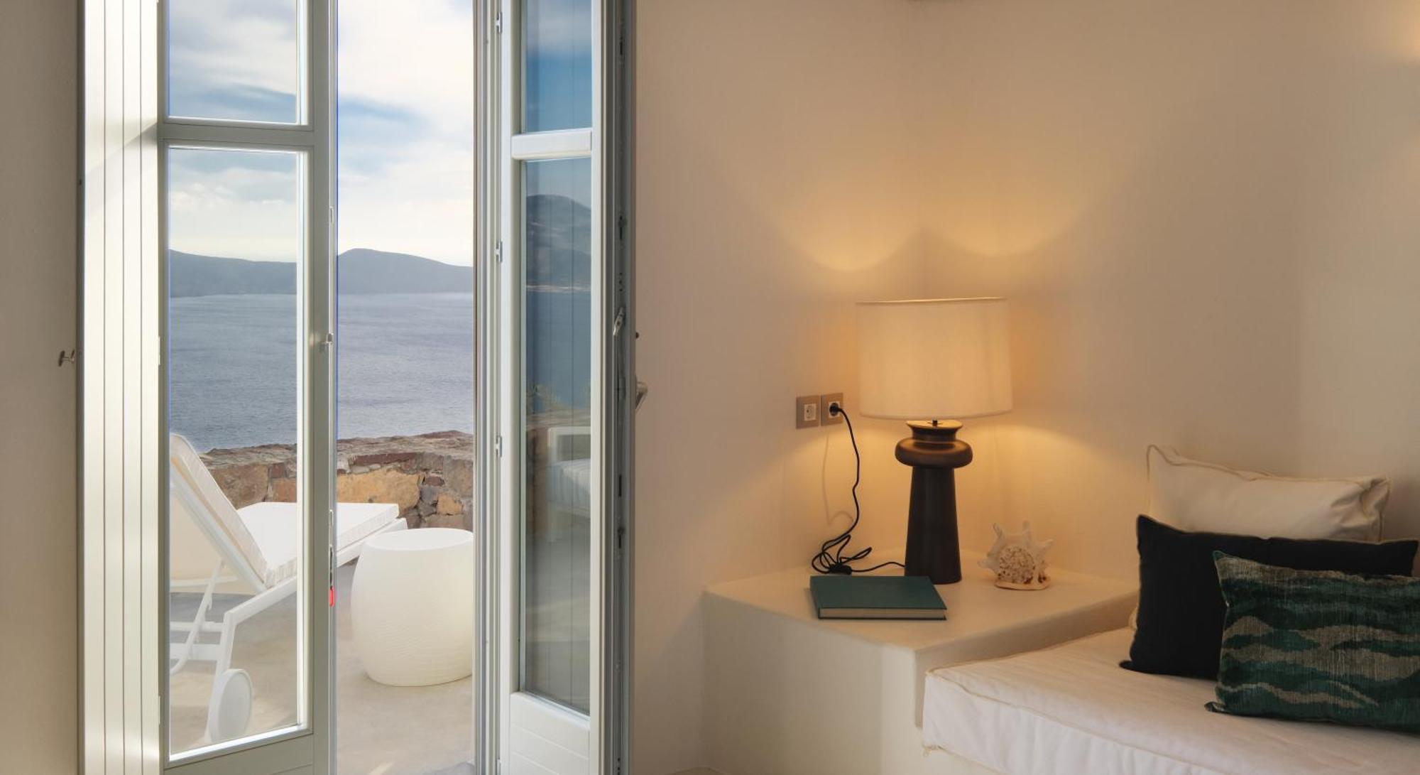 Odyssey Rock Milos Sunset Suites Πλάκα Μήλου Εξωτερικό φωτογραφία
