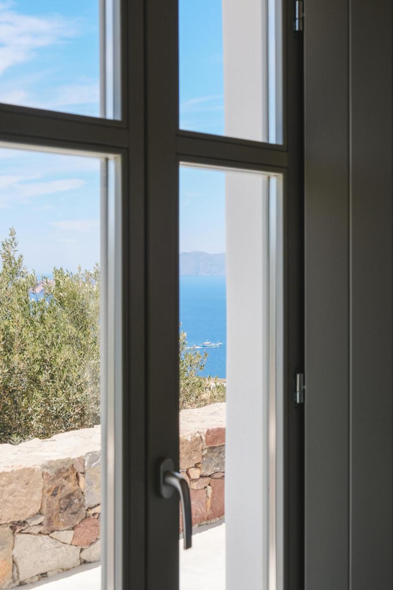 Odyssey Rock Milos Sunset Suites Πλάκα Μήλου Εξωτερικό φωτογραφία