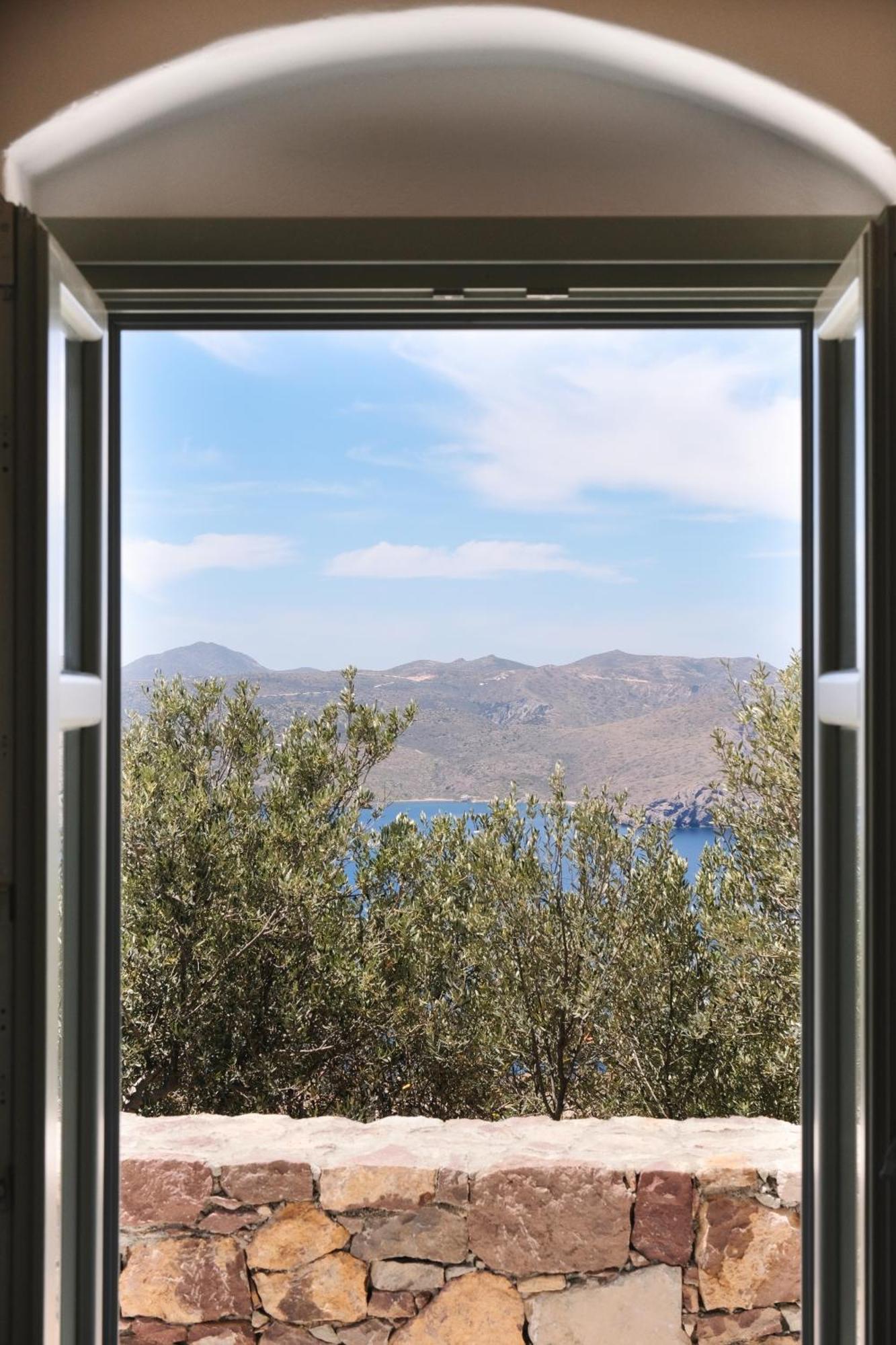 Odyssey Rock Milos Sunset Suites Πλάκα Μήλου Εξωτερικό φωτογραφία