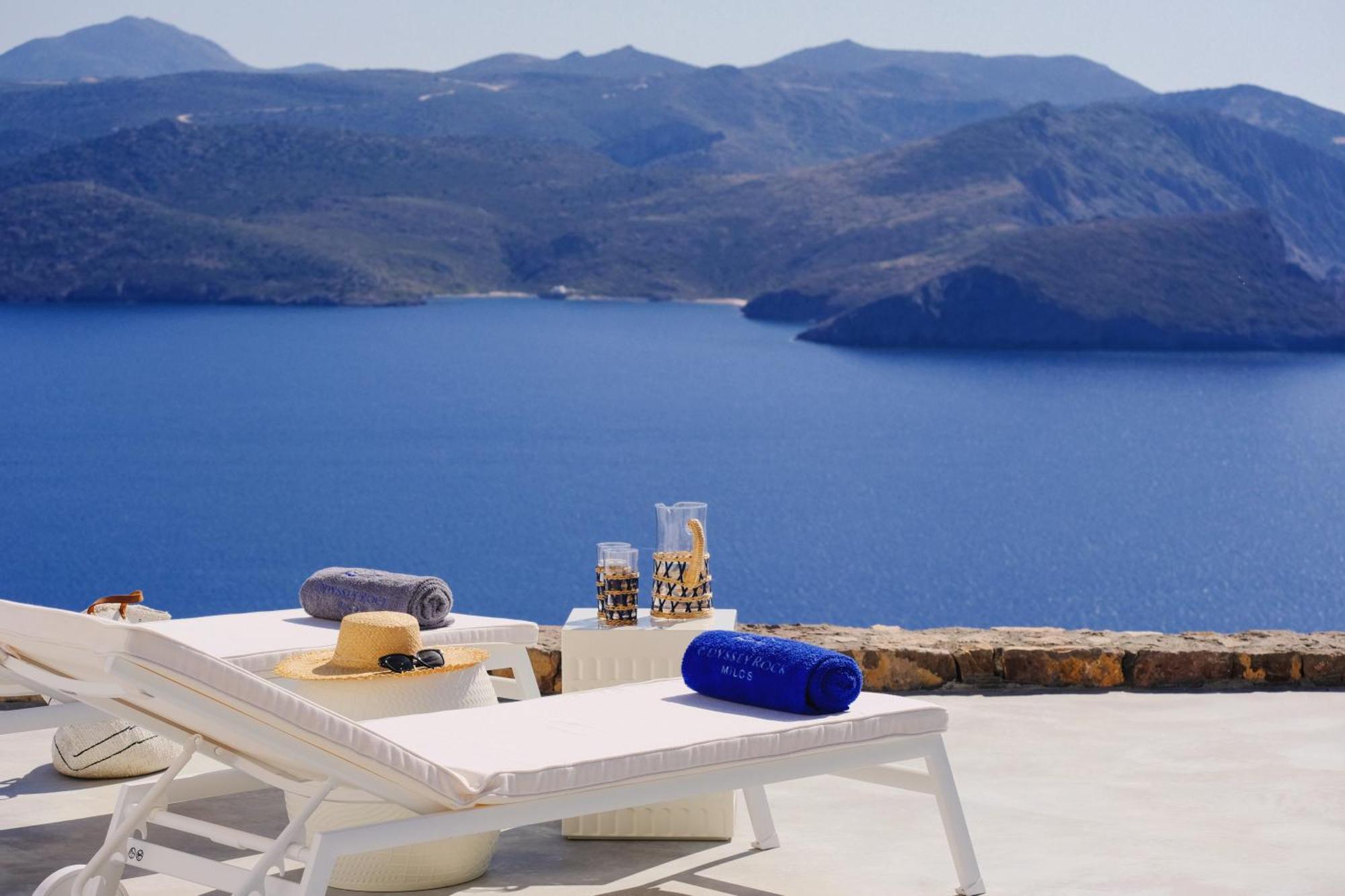 Odyssey Rock Milos Sunset Suites Πλάκα Μήλου Εξωτερικό φωτογραφία