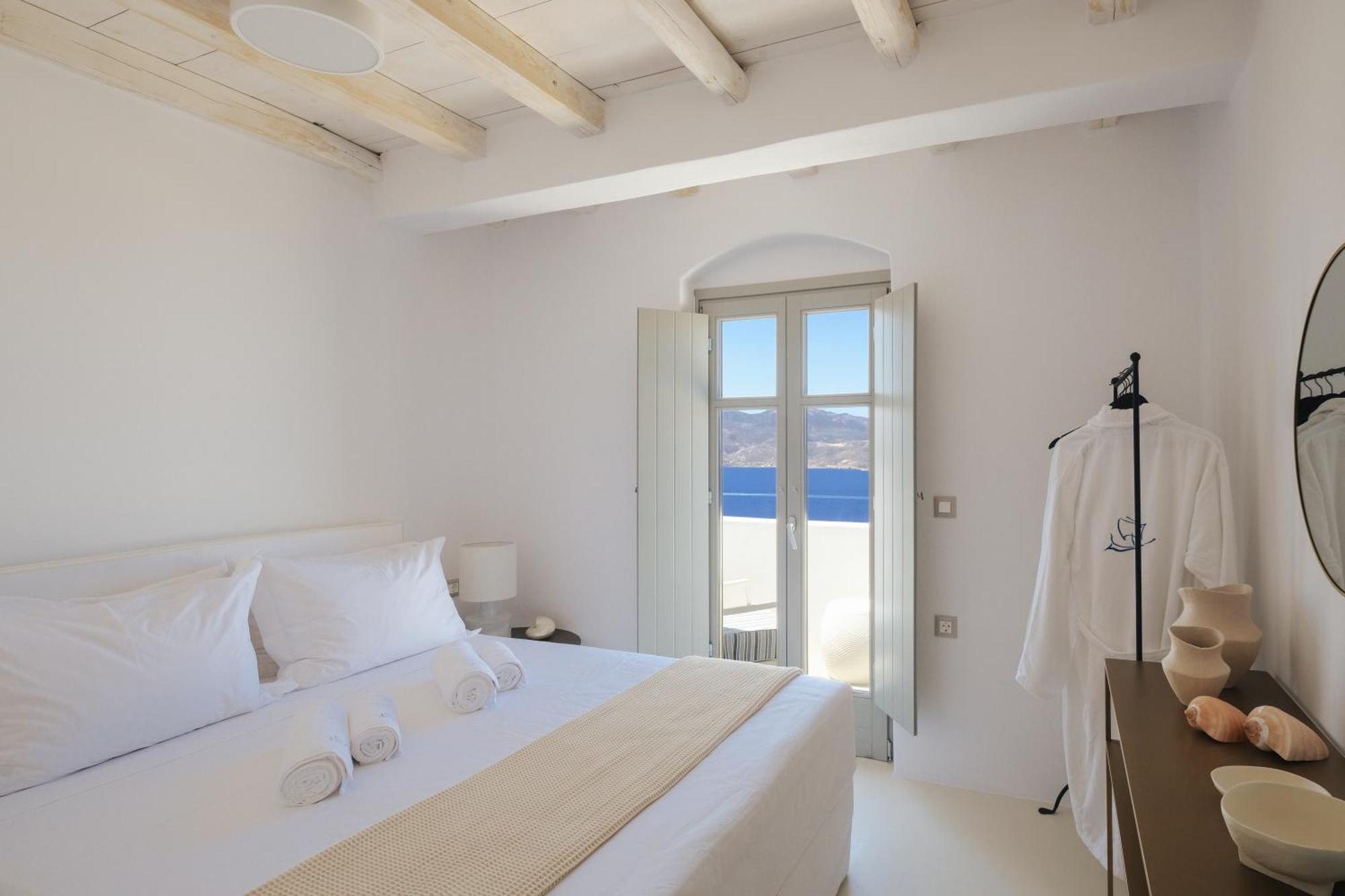 Odyssey Rock Milos Sunset Suites Πλάκα Μήλου Εξωτερικό φωτογραφία