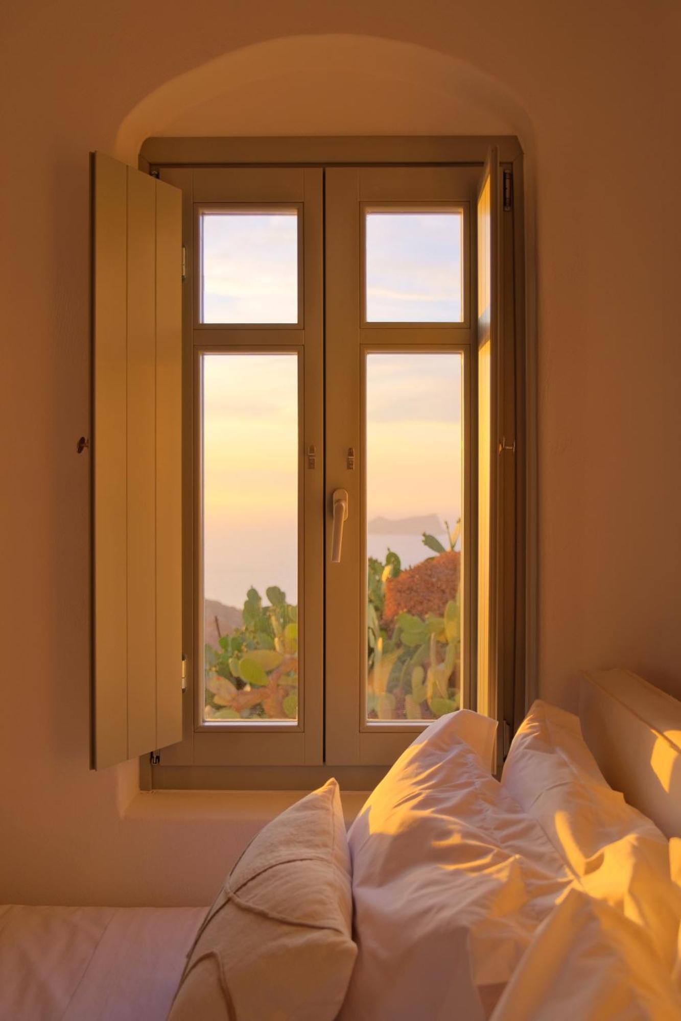 Odyssey Rock Milos Sunset Suites Πλάκα Μήλου Δωμάτιο φωτογραφία