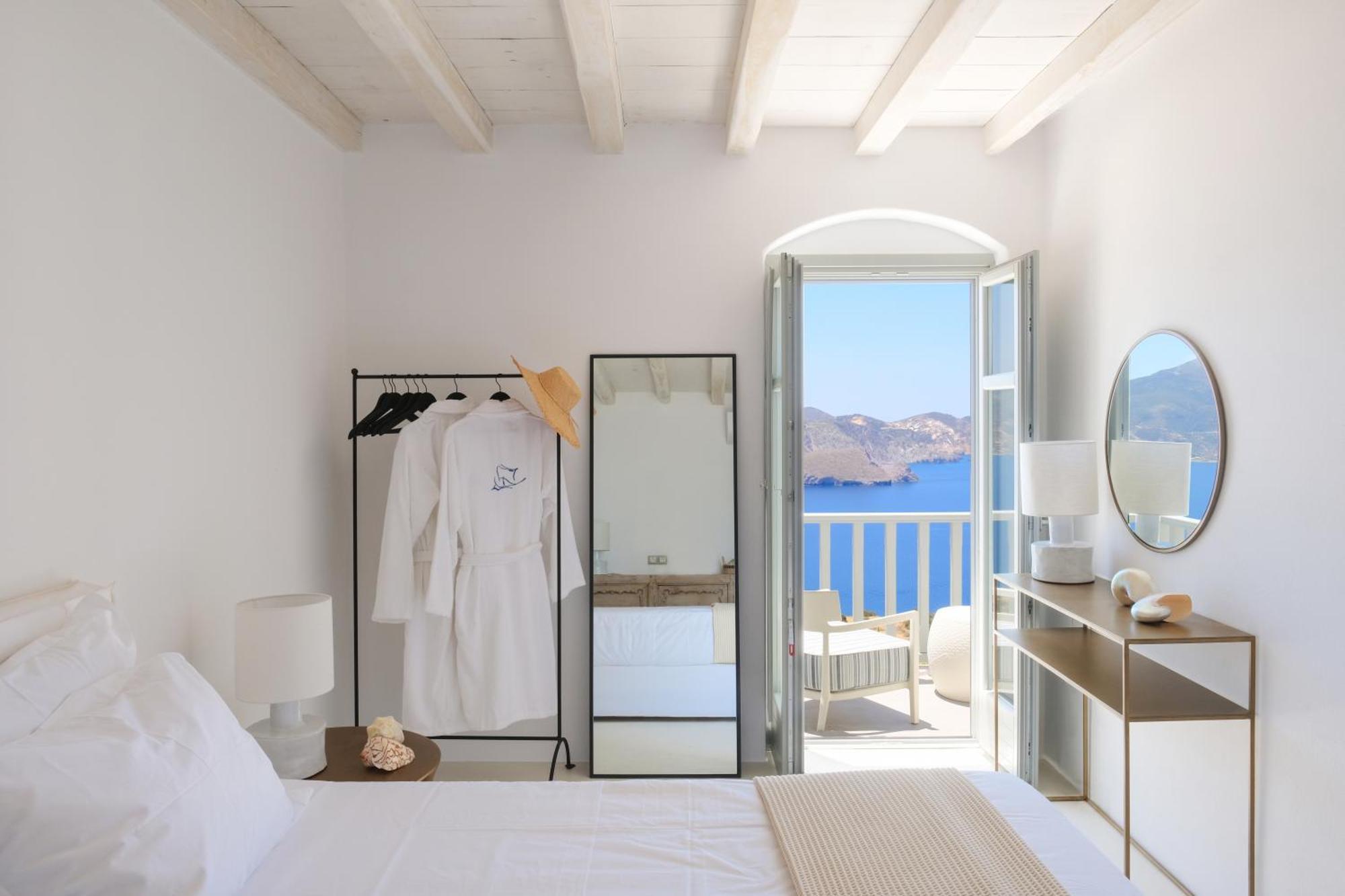 Odyssey Rock Milos Sunset Suites Πλάκα Μήλου Δωμάτιο φωτογραφία