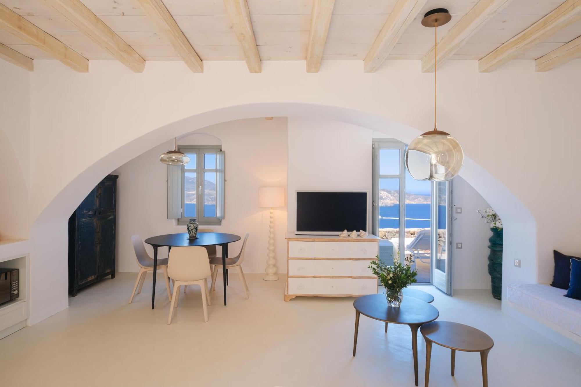 Odyssey Rock Milos Sunset Suites Πλάκα Μήλου Δωμάτιο φωτογραφία