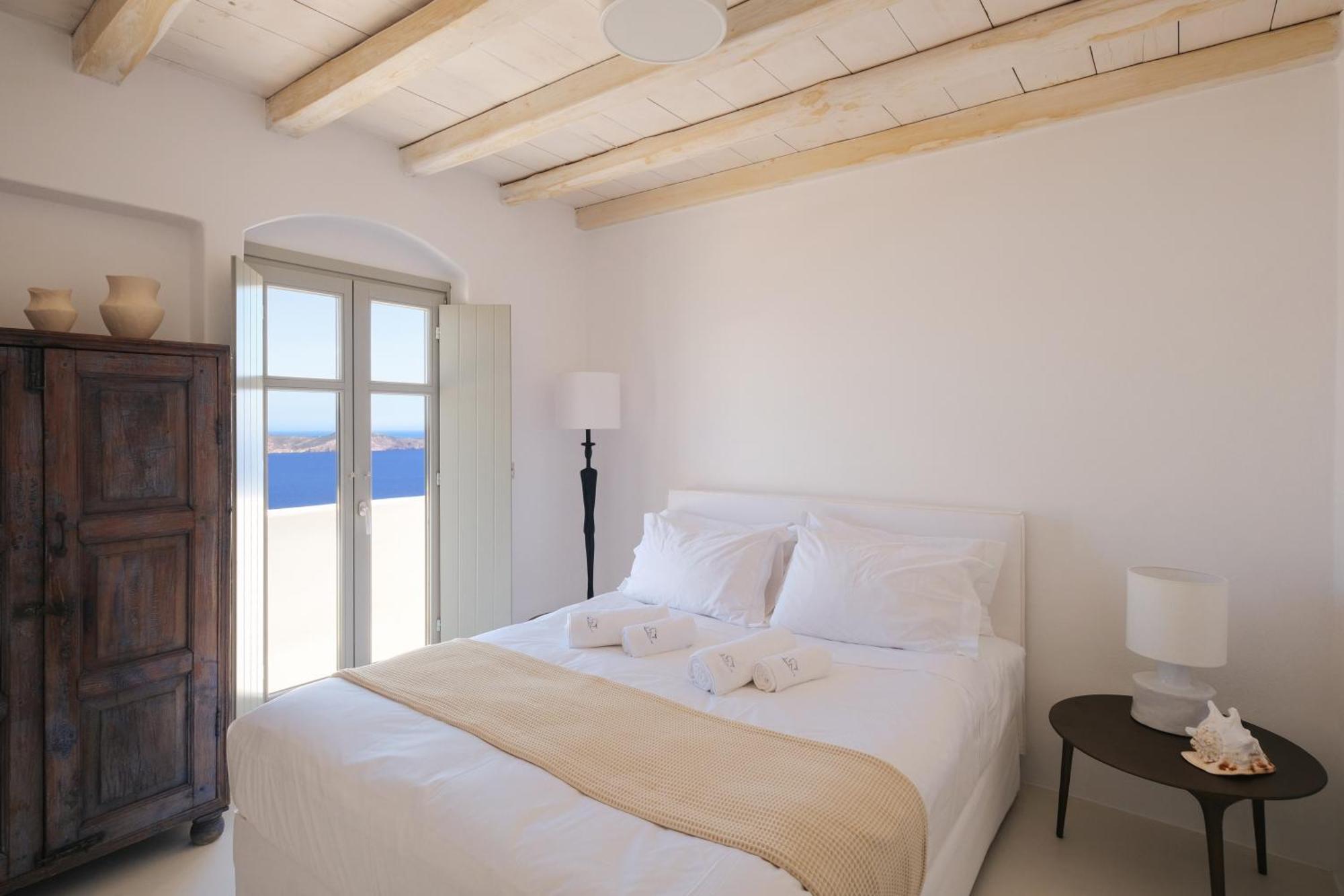 Odyssey Rock Milos Sunset Suites Πλάκα Μήλου Δωμάτιο φωτογραφία