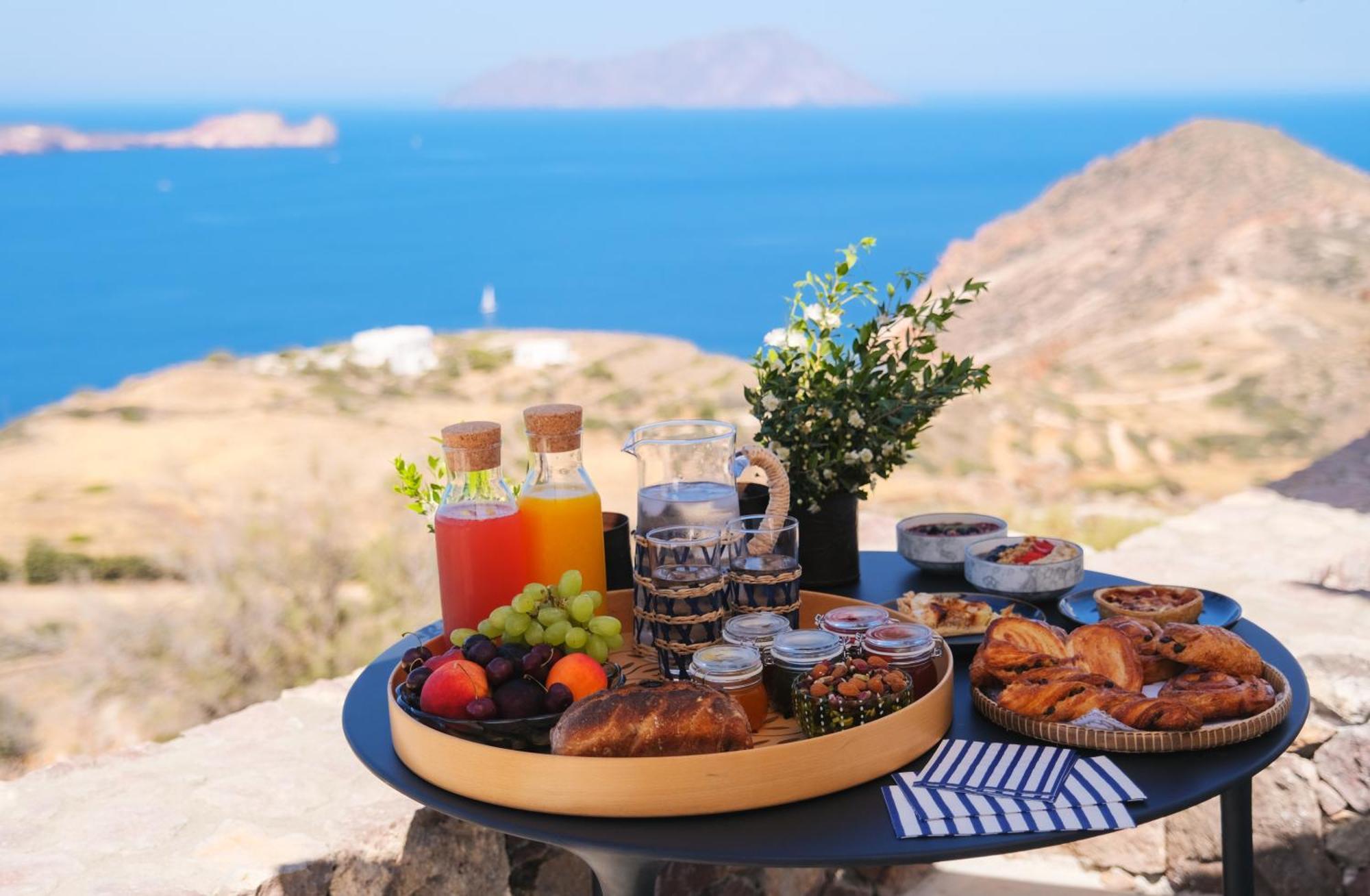 Odyssey Rock Milos Sunset Suites Πλάκα Μήλου Εξωτερικό φωτογραφία